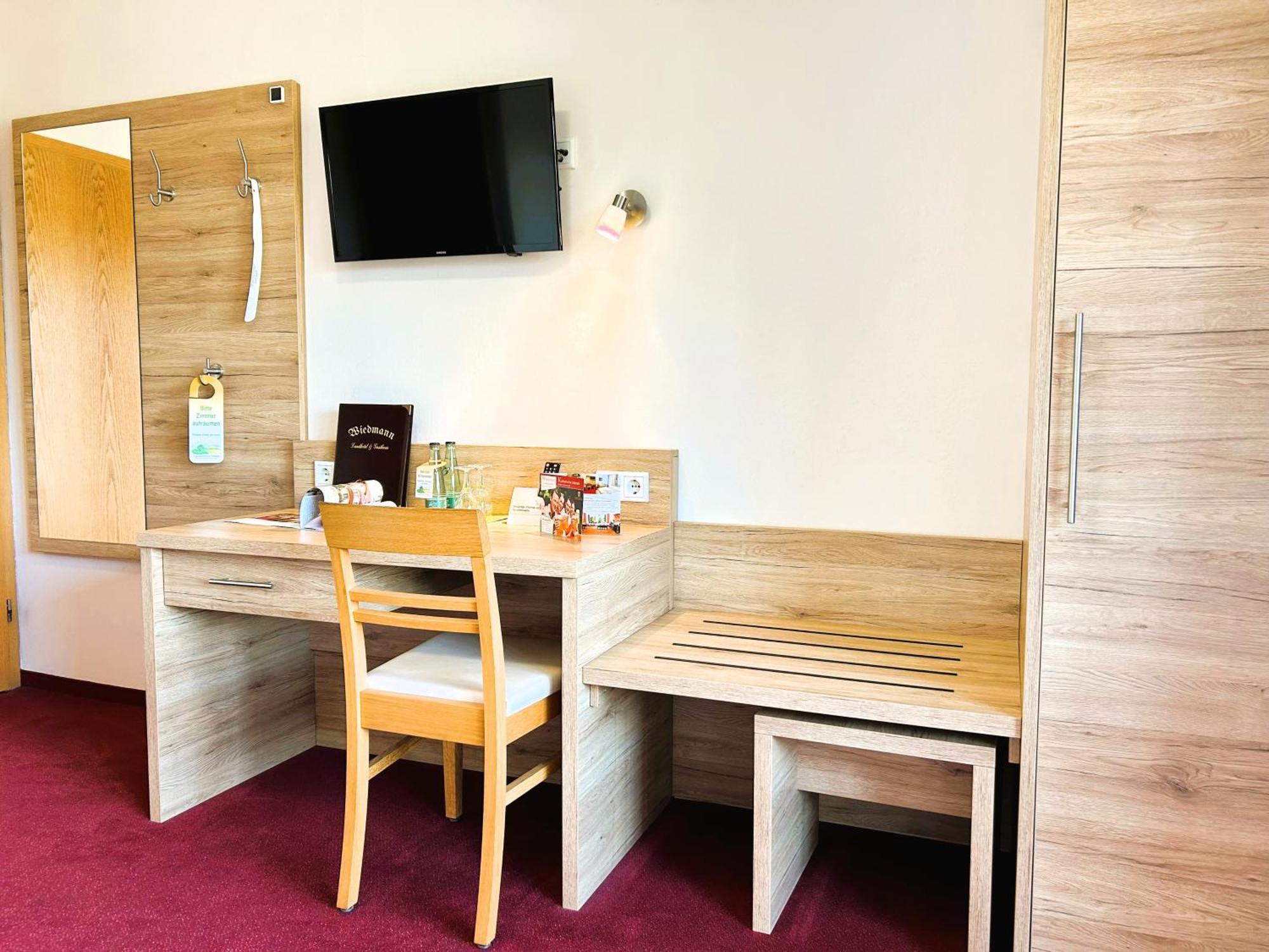 Eresing Gasthaus Und Landhotel Wiedmann מראה חיצוני תמונה