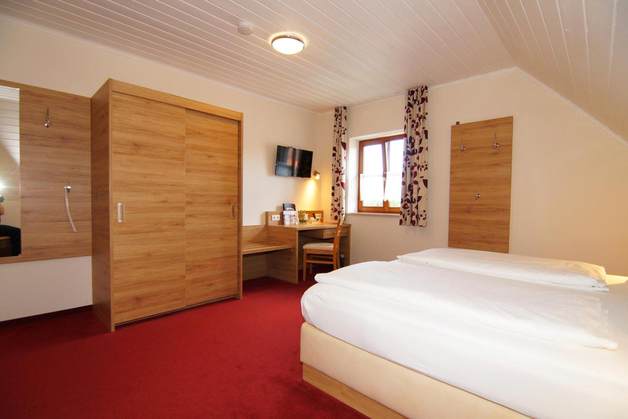 Eresing Gasthaus Und Landhotel Wiedmann מראה חיצוני תמונה