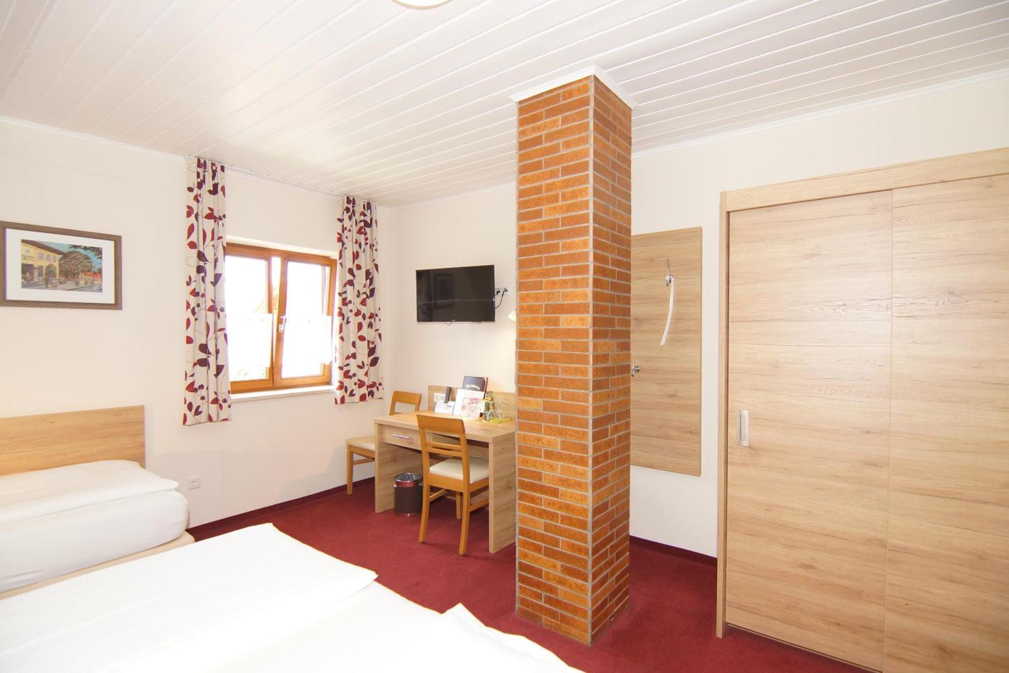 Eresing Gasthaus Und Landhotel Wiedmann מראה חיצוני תמונה