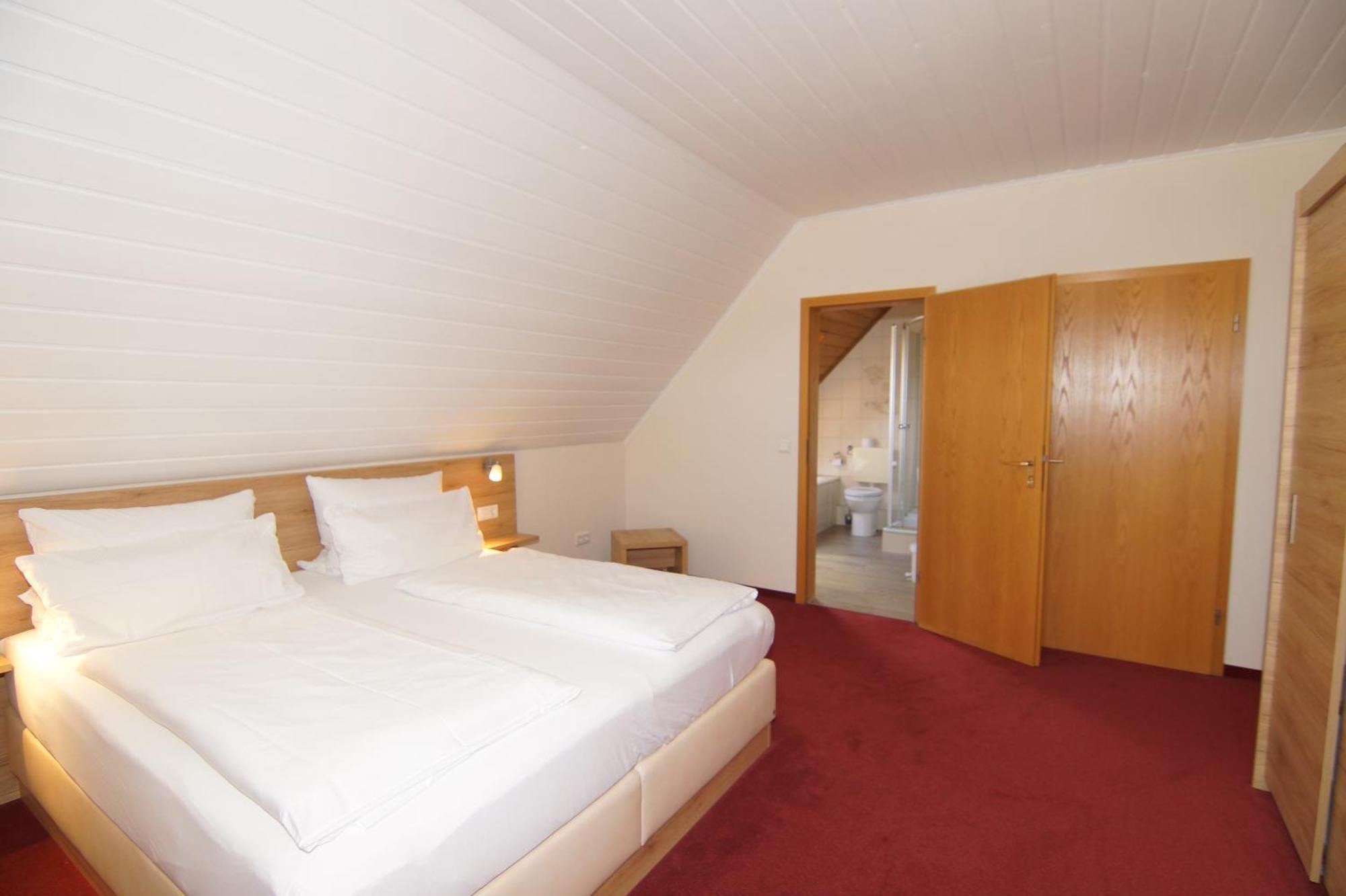 Eresing Gasthaus Und Landhotel Wiedmann מראה חיצוני תמונה
