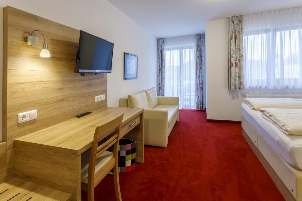 Eresing Gasthaus Und Landhotel Wiedmann מראה חיצוני תמונה