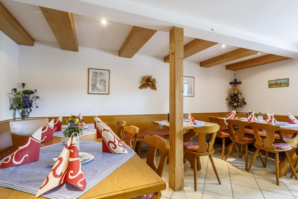 Eresing Gasthaus Und Landhotel Wiedmann מראה חיצוני תמונה